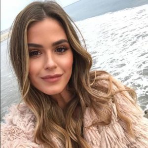 JoJo Fletcher Starts Her Own Clothing Line, Says Bachelor Nation Helped ...