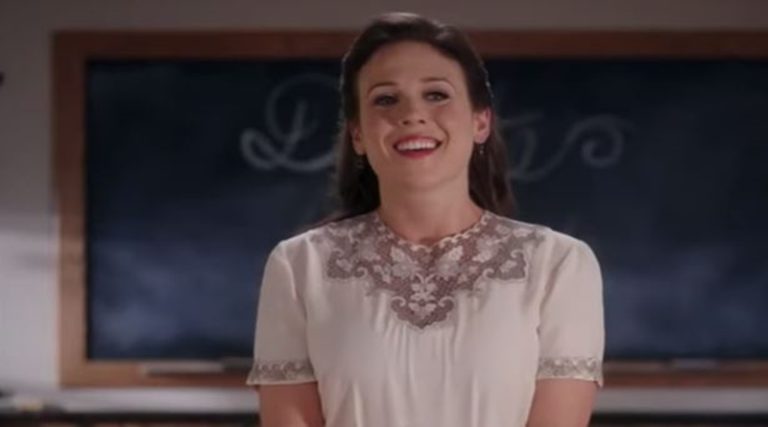 ‘When Calls the Heart’: Erin Krakow Reveals Twin’s Real Mom, Teases She Knows Them Apart