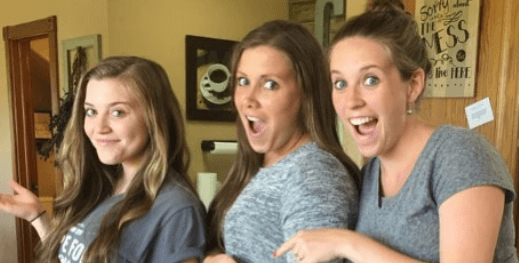 Duggar Sisters Pose For A Baby Bump Photo