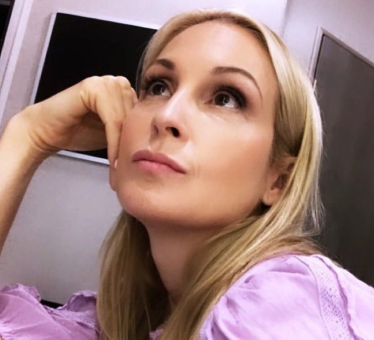 ‘Dynasty’ Season 3 Cast Surprise: What Is Kelly Rutherford Doing On The Set?
