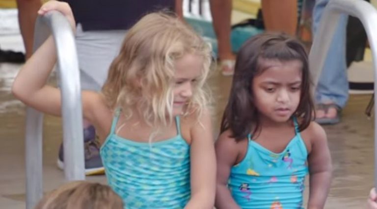 ‘The Little Couple’ Saves The Best For Last- Zoey Swims With Mermaids – Fans React