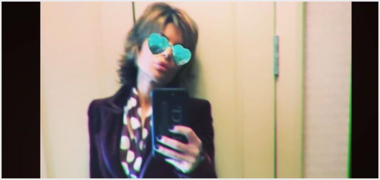 Lisa Rinna Takes To The Gram To Shake It Once More And Kelly Ripa Notices