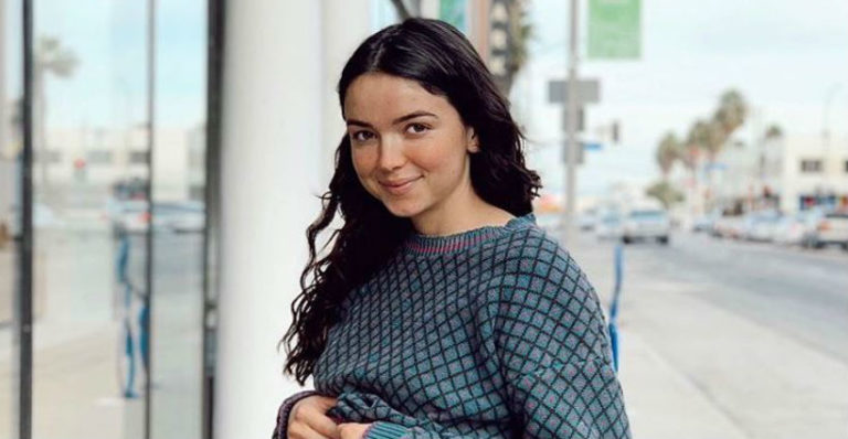 ‘Bachelor’ Alum Bekah Martinez Shares Plans For Home Birth