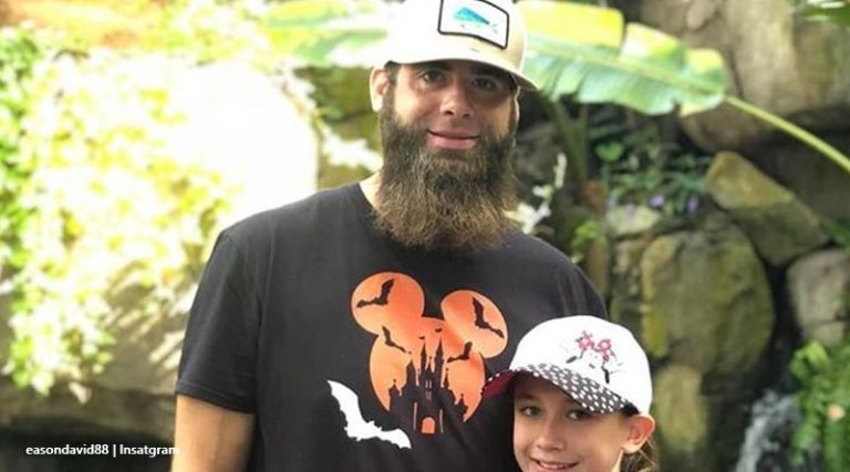 David Eason Slaughters And Eats His Pigs, Sparks Division Between ‘Teen Mom 2’ Fans