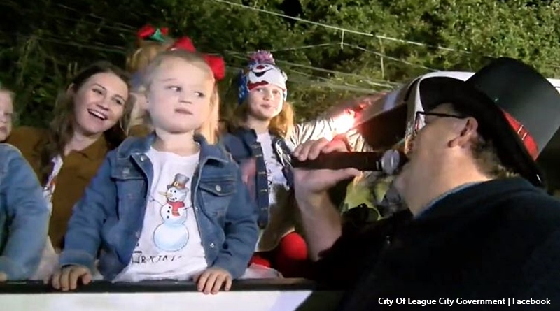 OutDaughtered League City Christmas parade