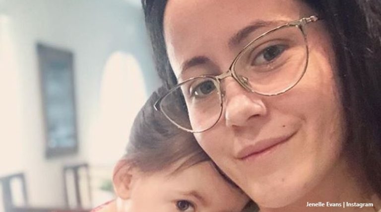 ‘Teen Mom 2’ Alum Jenelle Evans Claims She’s Super-Happy These Days