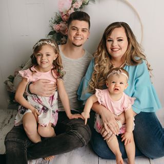 Catelynn Lowell, Tyler Baltierra with daugthers
