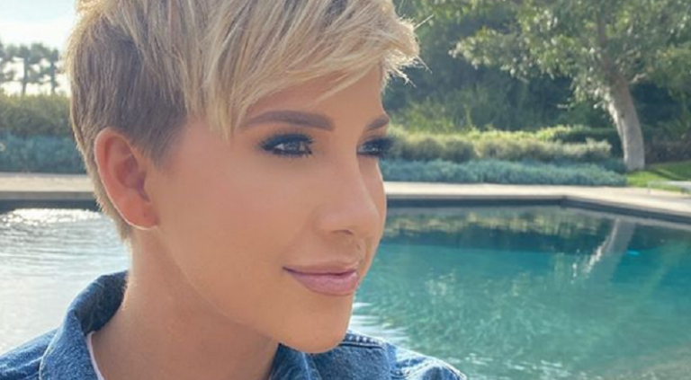 Savannah Chrisley Gets Playful With Her Male Friends After Postponing Wedding
