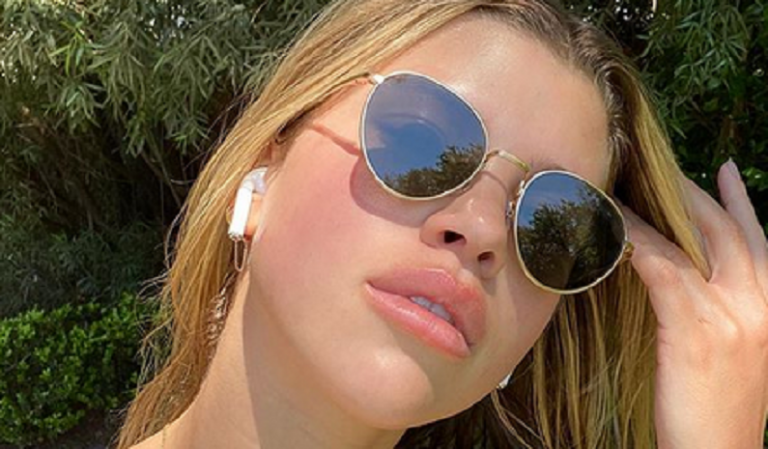 sofia richie instagram selfie