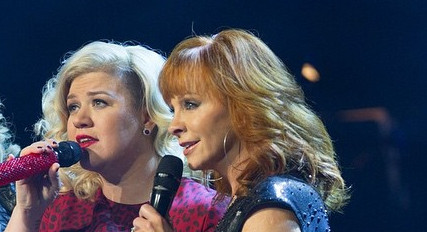 ‘American Idol’ Star Kelly Clarkson Has a Close Relationship with Estranged Hubby’s Stepmother, Country Icon Reba McEntire