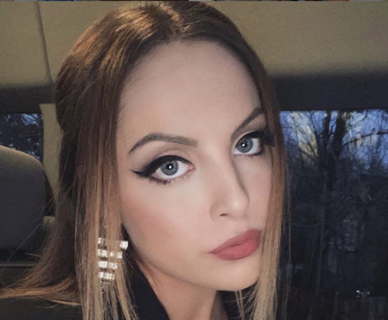 Elizabeth Gillies, Dynasty-https://www.instagram.com/p/B718IYdBaXK/