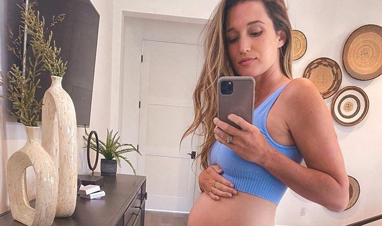 Jade Roper Is 21 Weeks Pregnant And Updating Fans, Says ‘My Lady Bits Hurt’