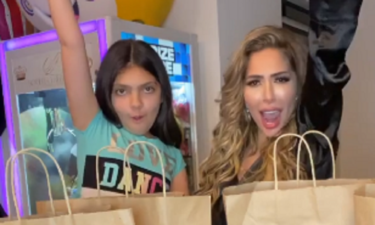 Farrah Abraham Fights Back At Criticism That Daughter Sophia Doesn’t Have Any Friends