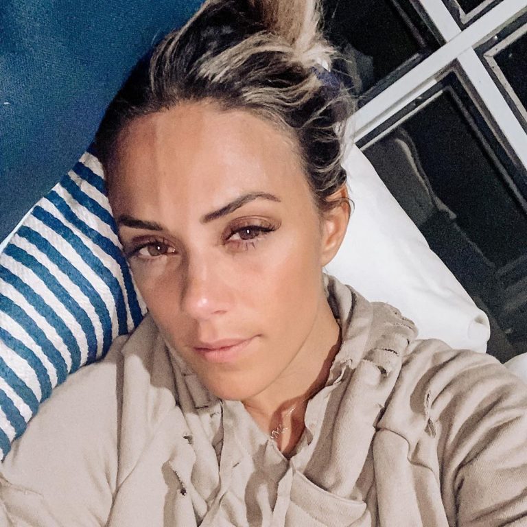 Jana Kramer Fears Reactions If She Divorces Mike Caussin