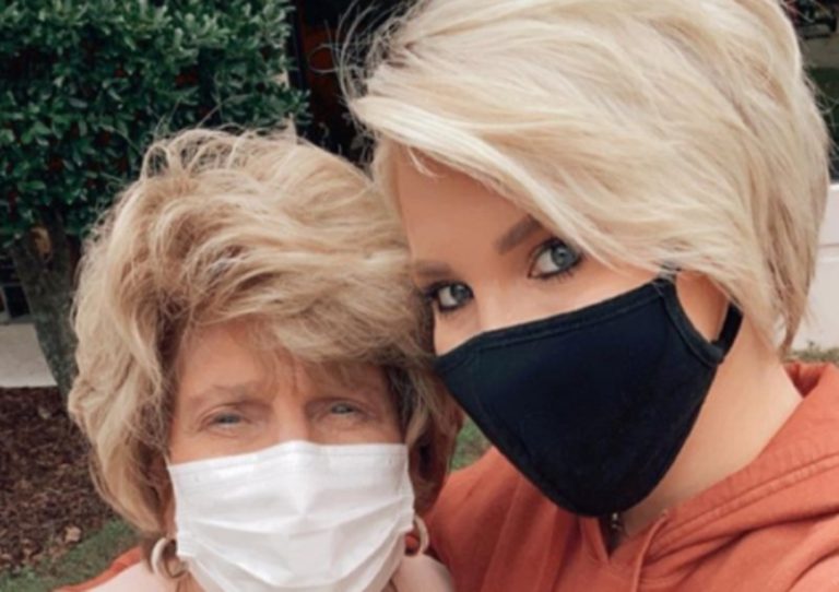 Savannah Chrisley Gets Trolled For Her Mask When Fans Think She’s Alone