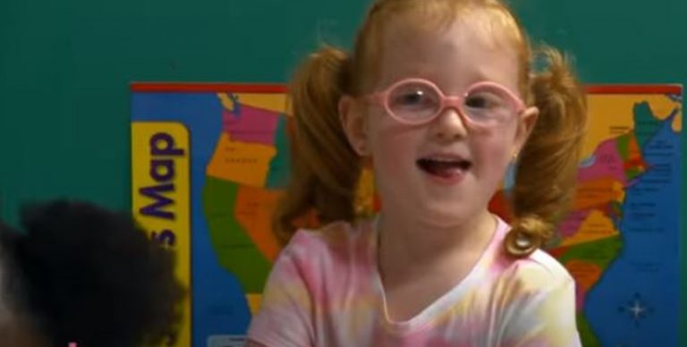 ‘OutDaughtered’ Quint Hazel Shows Adam How She Cleans her Glasses