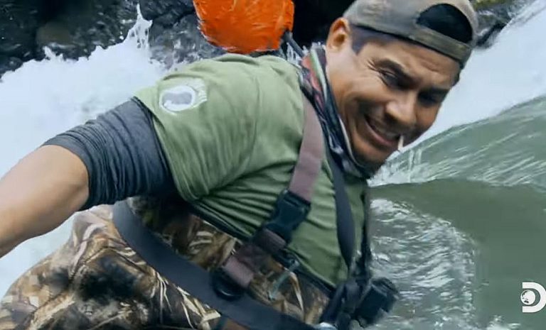‘Gold Rush: White Water’ Exclusive: Carlos Minor’s Near Death Baby Claw Boulder Removal