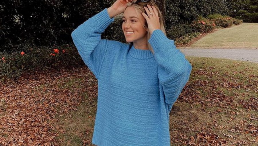 sadie robertson wears blue sweater
