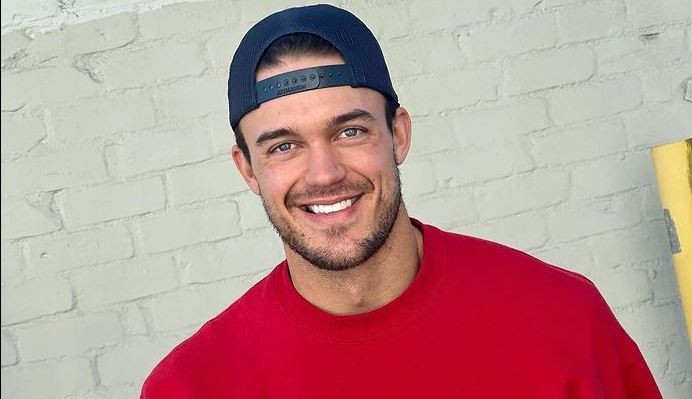 ‘Bachelorette’ Contestant Ben Smith Shares Past With Eating Disorder