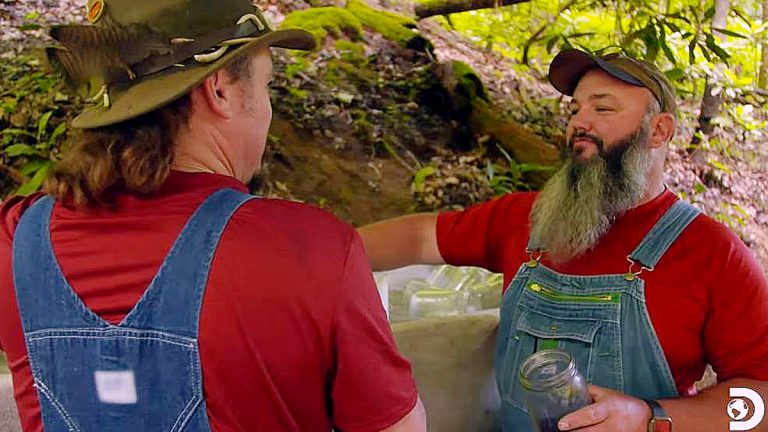 ‘Moonshiners’ Exclusive: How To Make Blackberry Cobbler Shine Without Killing Yourself
