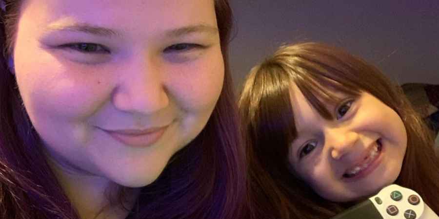 Nicole Nafziger of 90 Day Fiance and her daughter May