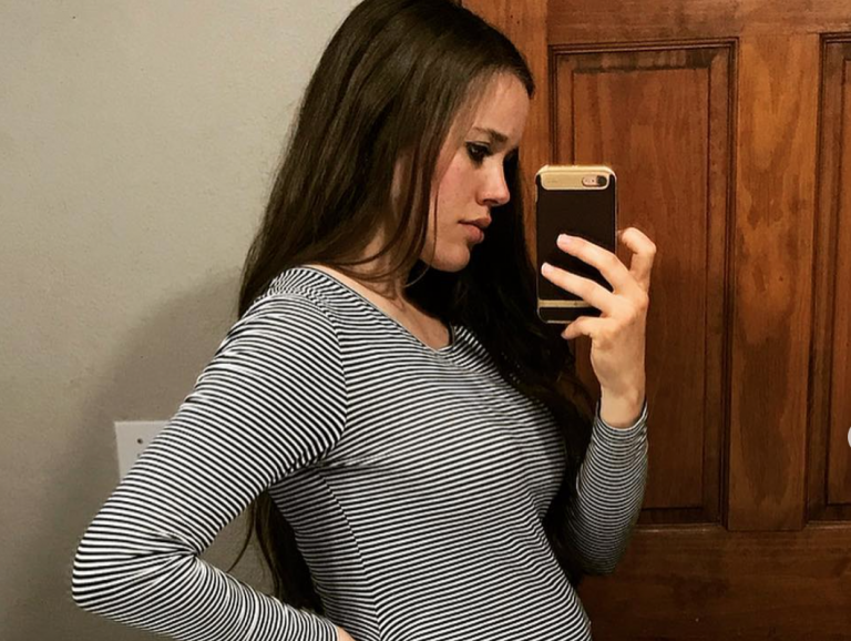 Duggar Fans Convinced Jessa Seewald Is Pregnant In Family Photos