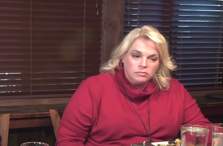 ‘Sister Wives’: Janelle Drops Major Hint – Family In Shambles?