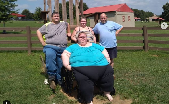 ‘1000-Lb Sisters’ Kick it Barefoot & Pregnant In The Country