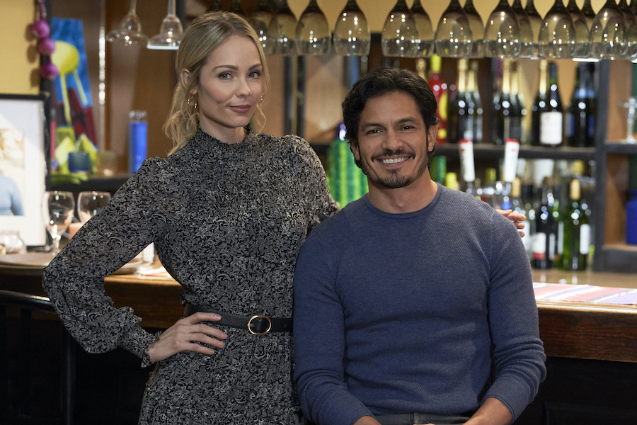 Hallmark, Playing Cupid-Photo: Laura Vandervoort, Nicholas Gonzalez Credit: ©2021 Crown Media United States LLC/Photographer: Luba Popovic