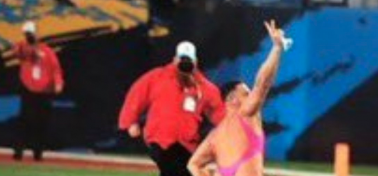 super bowl streaker 2021 youtube