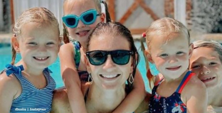 OutDaughtered Quints swimming pool