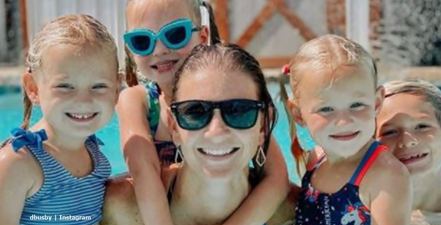OutDaughtered Quints swimming pool
