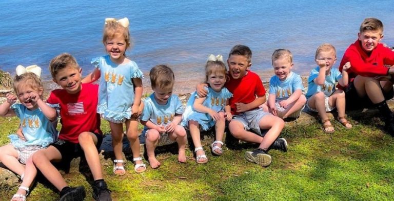 ‘Sweet Home Sextuplets’: Waldrops Go “Bear Hunting”