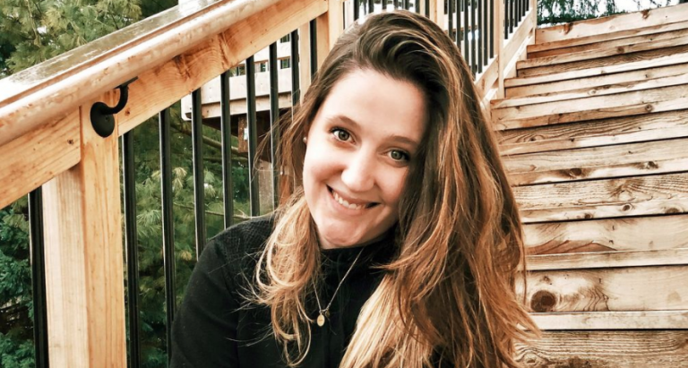 Tori Roloff Shares New Booty Photo & Fans Are Totally Freaking Out