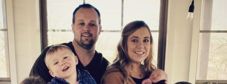 Josh Duggar Arrested By Feds: Flashes Odd Smirk In Mugshot