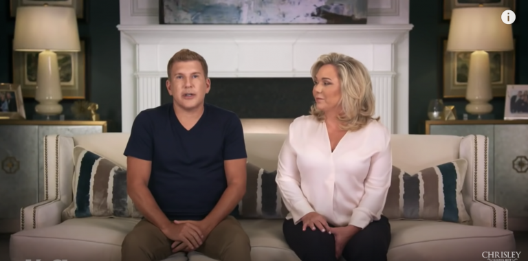 Julie Chrisley Is READY To Plow Her Husband Todd‘s Face: See Video