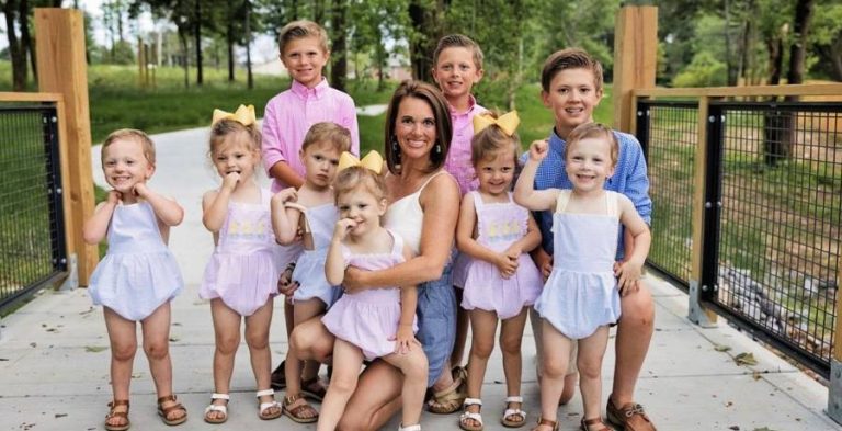 ‘Sweet Home Sextuplets’ Fans Accuse Waldrops Of Abusing Their Dog
