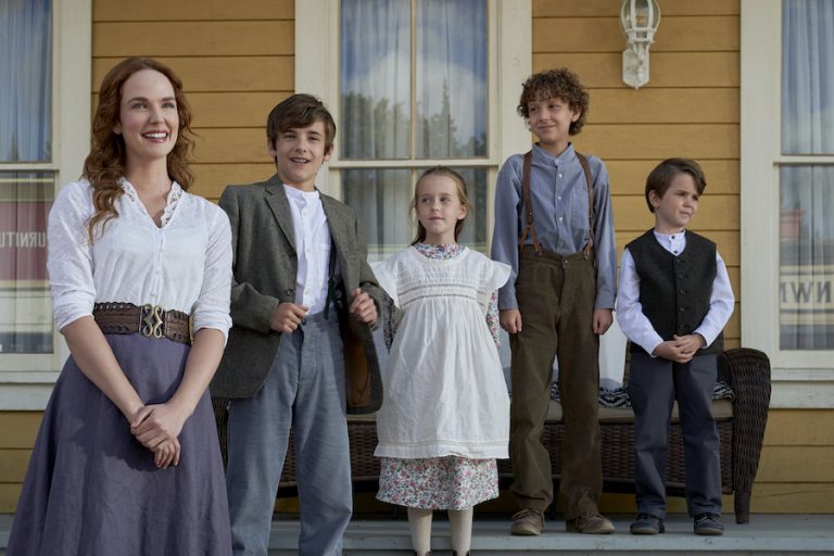 Hallmark, When Hope Calls-Photo: Morgan Kohan, Liam Macdonald, Ava Weiss, Isaak Bailey, Simon Webster Credit: ©2019 Crown Media United States LLC/Photographer: Shane Mahood