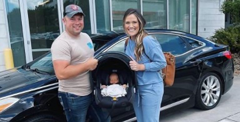 Zach And Whitney Bates Bring Home Baby Jadon [See Homecoming Pics]