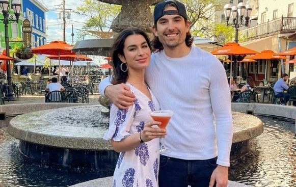 How Ashley Iaconetti Found Out About Pregnancy & More Details (Pic)