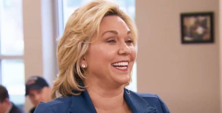 Julie Chrisley’s Plump Booty Has ‘Chrisley Knows Best’ Fans DROOLING