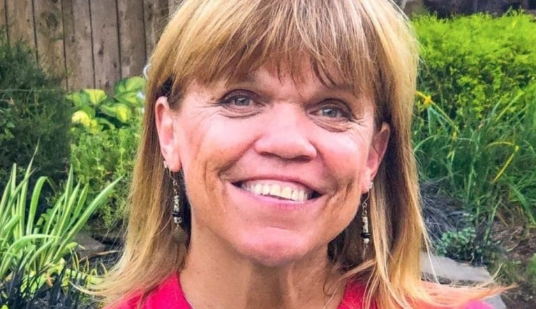 GROSS!!! Amy Roloff Licking & Sucking Fingers While Cooking Kills Fans’ Appetites