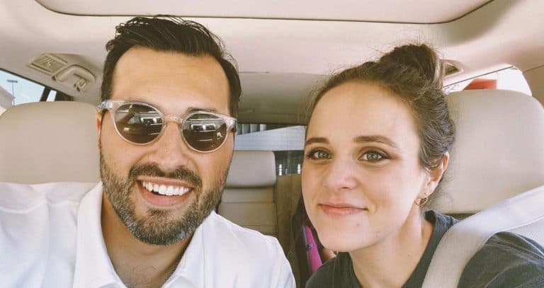 Jinger Vuolo Shares Daughter Evy Jo’s 8-Month Photo & Update