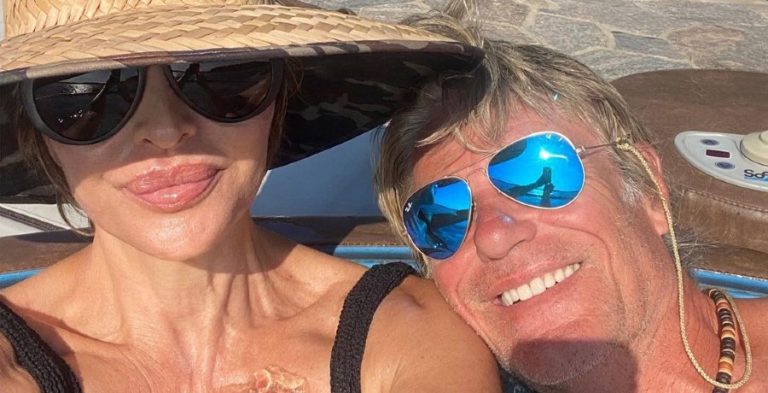 Lisa Rinna & Harry Hamlin Caught Hanging Out Naked In Hot Tub!