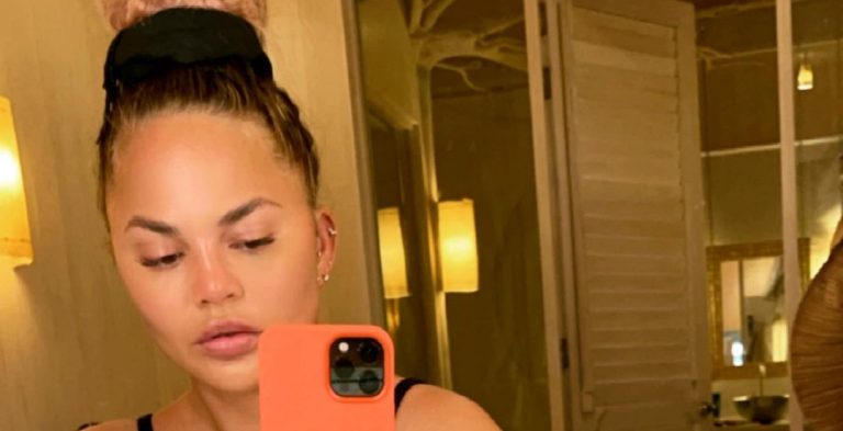 Chrissy Teigen Shares Heartbreaking Photo With Fans One Year After Son’s Death