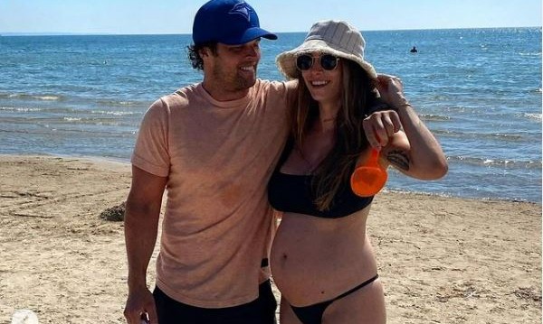 Fans Speculate Astrid Loch, Kevin Wendt Got Married Ahead Of Baby