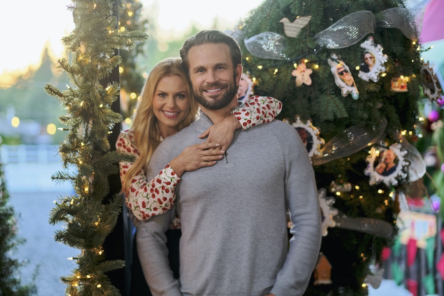 Hallmark Photo: Candace Cameron Bure, John Brotherton Credit: ©2021 Crown Media United States LLC/Photographer: David Astorga