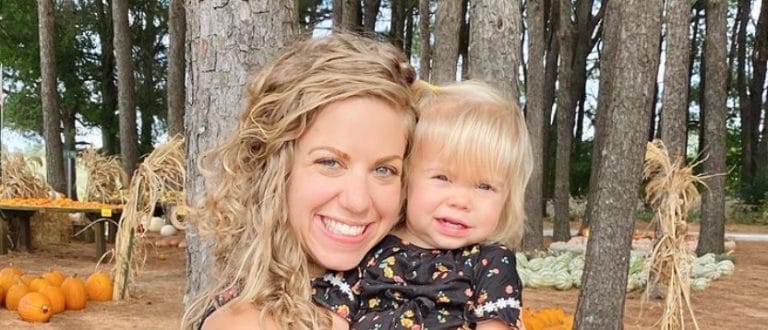 Abbie Duggar & Daughter Gracie Share Their Perfect Rainy Day Plans