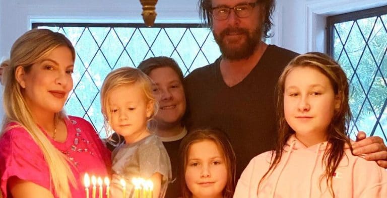 Tori Spelling & Dean McDermott Spotted On 1st Family Outing Since Oct