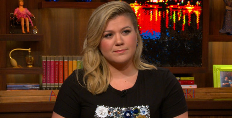 Kelly Clarkson Would Marry Andy Cohen [Screenshot | YouTube]